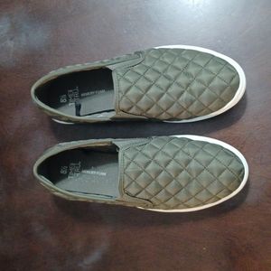 Boat shoe olive green